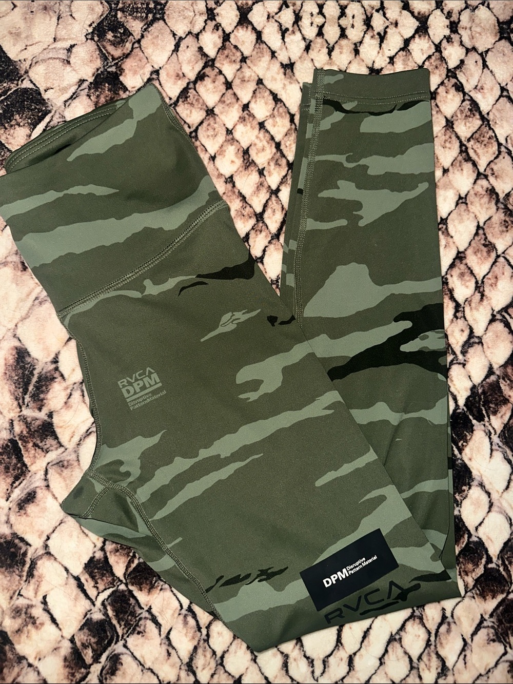 RVCA Women's DPM Camo Stretch Leggings NWOT!